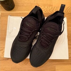 Nike Men’s Air Max 270 Shoes size 8,5